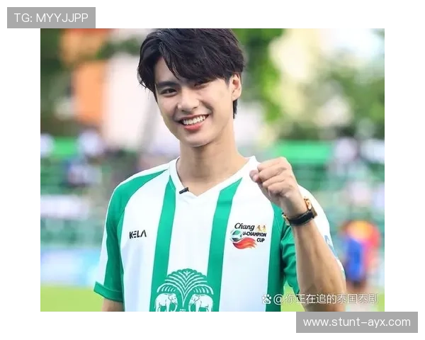 足球明星热衷使用的香水品牌揭秘与时尚运动完美融合 足球明星热衷使用的香水品牌揭秘与时尚运动完美融合